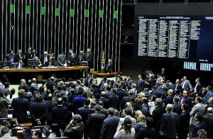 Câmara aprova moção de repúdio a incidente com senadores brasileiros na Venezuela