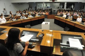 Vereadores mirins dão lições de cidadania na Câmara de Joinville