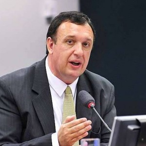 Deputados transformam prefeitos e vereadores em “cobaias” das mudanças nas regras eleitorais, afirma o presidente da UVB.