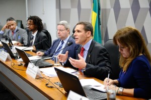 Ampliação do poder dos estados de criar leis gera polêmica em audiência do Senado