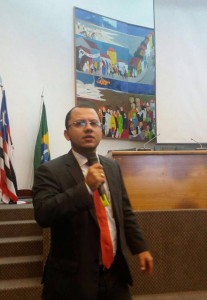 Advogado Eduardo Requião fala sobre Prestação de Contas de Câmaras, na Marcha dos Vereadores