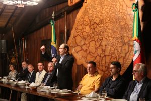 Governador recebe Vereadores em jantar em Porto Alegre