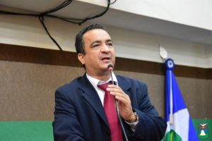 Vereador de Cuiabá assume vaga de deputado sem renunciar cargo