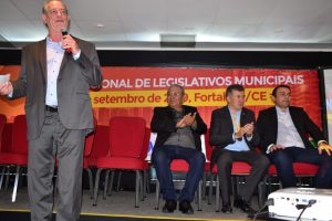 Ciro Gomes participa do Encontro Nacional de Legislativos Municipais em Fortaleza-CE