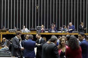 Congresso aprova crédito extra para ministérios e estatais