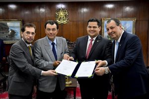 Acordo marca novo modelo de parceria para TV e Rádio Senado em Manaus