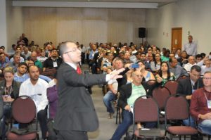 O Estatuto do Vereador foi tema apresentado pelo Dr. Requião no 55º Congresso Brasileiro de Vereadores.