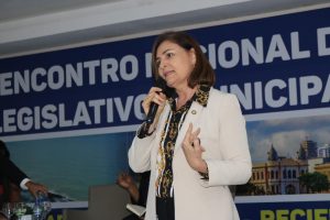 Deputada Simone Santana palestra sobre mulheres na política no Encontro Nacional de Legislativos da UVB