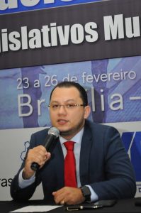 Prof. Eduardo Requião faz palestras em Brasília no Encontro Nacional de Legislativos