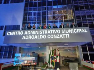 Solenidade oficializa nome de Adroaldo Conzatti ao Centro Administrativo Municipal