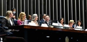 Cármen Lúcia defende mais acesso à informação para diminuir desigualdade de gênero no Brasil
