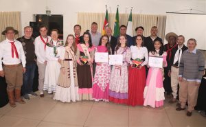 Em Encantado/RS entidades tradicionalistas são homenageadas em sessão itinerante