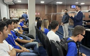 Estudantes têm aula de cidadania na Câmara de Mossoró/RN