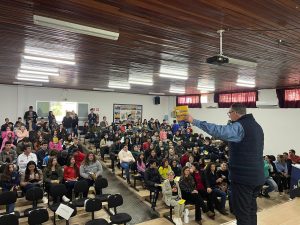 Alunos do município de Boa Vista do Incra/RS recebem palestra sobre o Legislativo