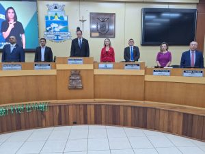 Troféu Presidente Destaque e Medalha Top Legislativo é entregue na Câmara Municipal de Foz do Iguaçu/PR