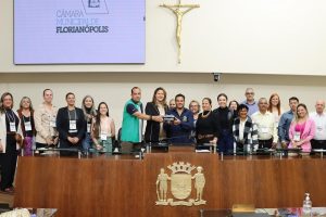 Encerramento do Encontro de Legislativo da UVB é marcado por visita na Câmara  Florianópolis/SC